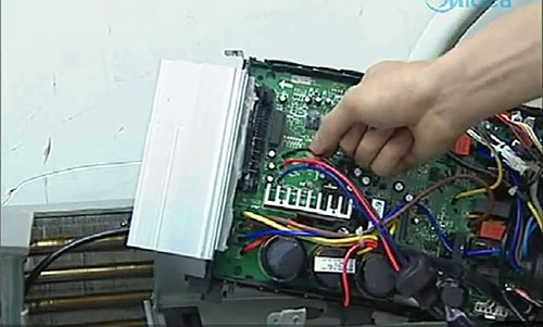 乌兰浩特美的空调电话是多少